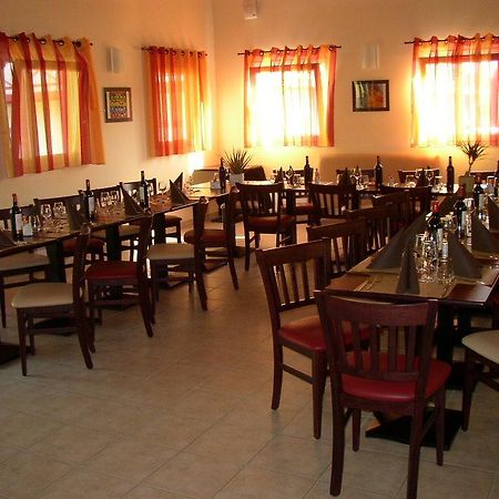 Relais Fasthotel Quimperlé Dış mekan fotoğraf